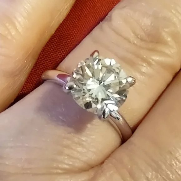 Fabulous 2.04 Ct Moissanite Diamond Silver Ring Womens Jewelry  Size 7 - Picture 3 of 5